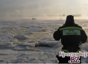 ​Сто рыбаков на отколовшейся льдине унесло в Азовское море