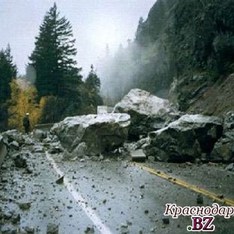 Камнепад в Дагестане парализовал транспортное сообщение в один из районов республики