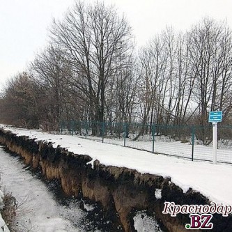 В Луганской области начали строить "стену"