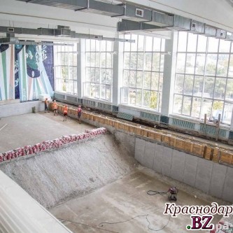 В Анапе продолжается ремонт бассейна в спортшколе "Виктория"