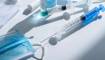 Минздрав сдвигает сроки массовой вакцинации до готовности производств Минздрав сдвигает сроки массовой вакцинации до готовности производств