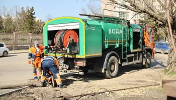 В краевом центре за два месяца прочистили 26,5 км ливневых сетей В краевом центре за два месяца прочистили 26,5 км ливневых сетей