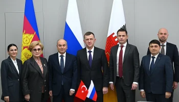 Евгений Наумов и Вера Галушко встретились с консулом Турции в Краснодаре Евгений Наумов и Вера Галушко встретились с консулом Турции в Краснодаре