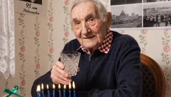 В Новопокровске 95-летний юбилей отметил ветеран фотожурналистики Василий Глушко В Новопокровске 95-летний юбилей отметил ветеран фотожурналистики Василий Глушко