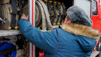 Крупный пожар уничтожил магазин «Светофор» в Краснодаре Крупный пожар уничтожил магазин «Светофор» в Краснодаре